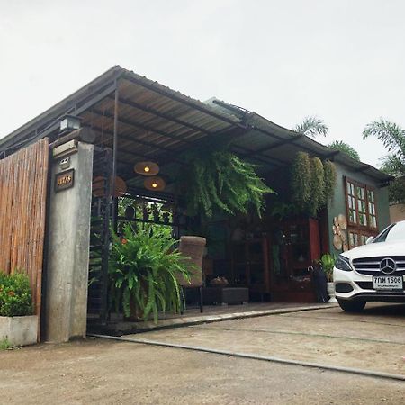 Casa Malee Hotel Chiang Mai Exterior photo